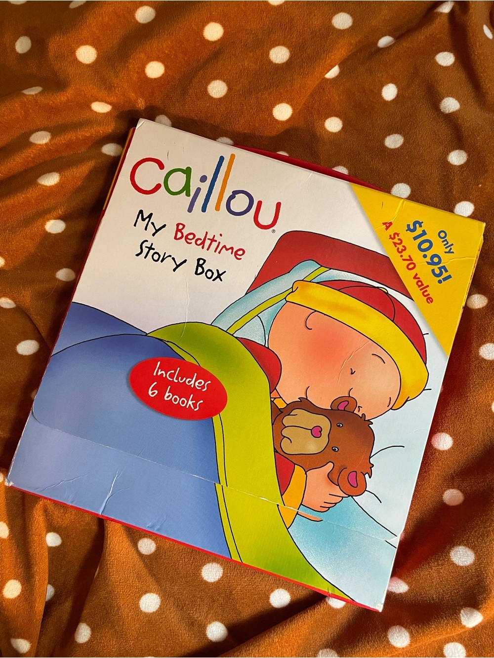 Caillou My Bedtime Story Box - Blue, Yellow & Red
